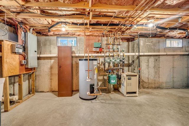 19 Kimball Ave, Ipswich, MA 01938