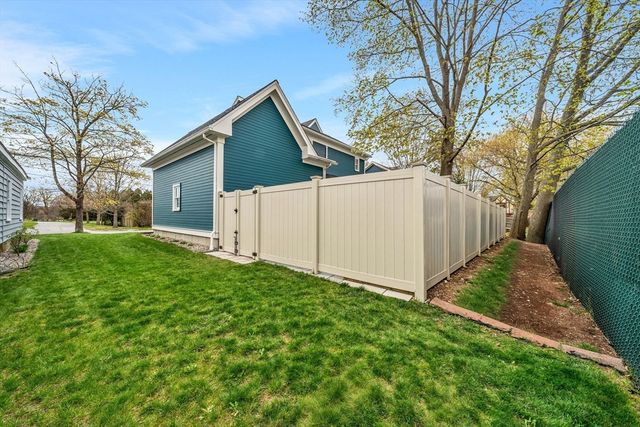 19 Kimball Ave, Ipswich, MA 01938