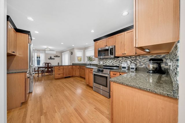 19 Kimball Ave, Ipswich, MA 01938