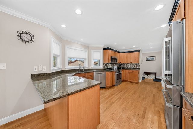 19 Kimball Ave, Ipswich, MA 01938