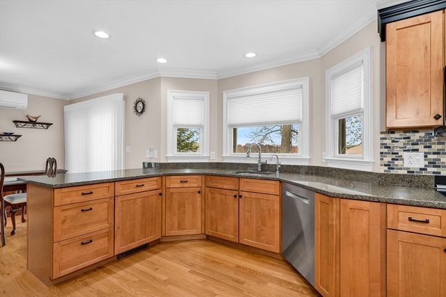 19 Kimball Ave, Ipswich, MA 01938
