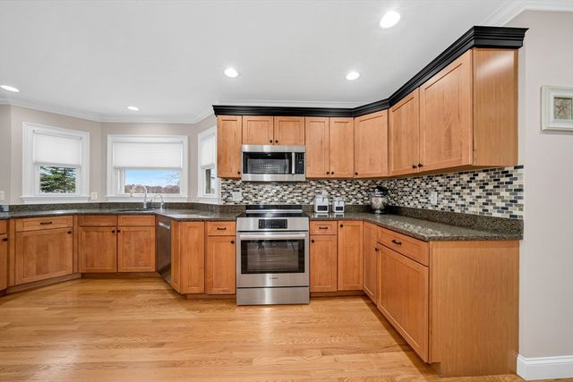 19 Kimball Ave, Ipswich, MA 01938
