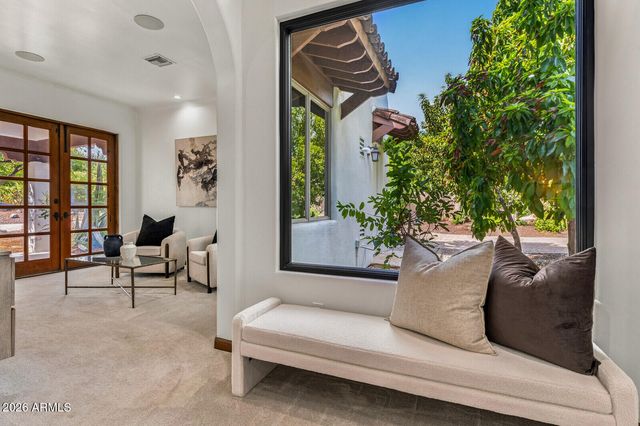 6700 E MALCOMB Drive, Paradise Valley, AZ 85253