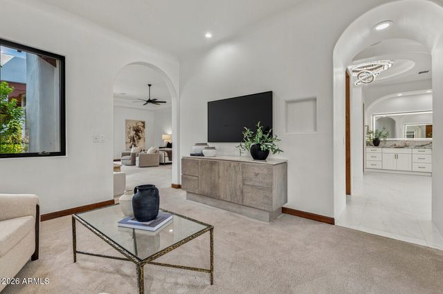 6700 E MALCOMB Drive, Paradise Valley, AZ 85253