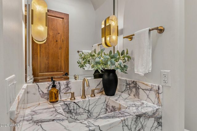 6700 E MALCOMB Drive, Paradise Valley, AZ 85253