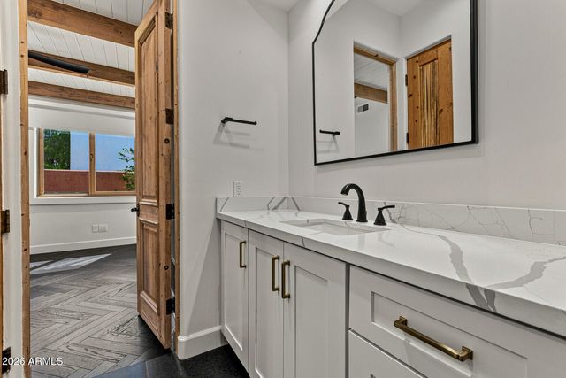 6700 E MALCOMB Drive, Paradise Valley, AZ 85253