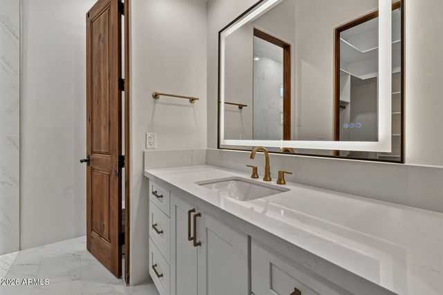 6700 E MALCOMB Drive, Paradise Valley, AZ 85253