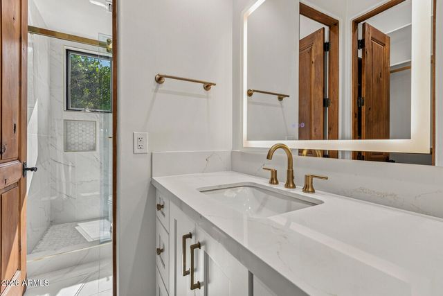 6700 E MALCOMB Drive, Paradise Valley, AZ 85253