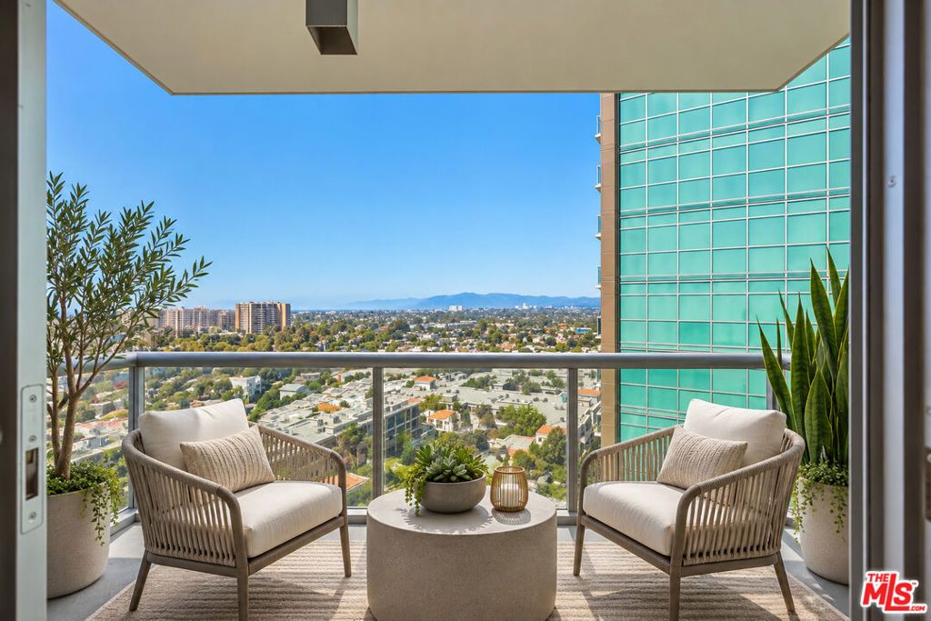 13700 Marina Pointe Drive 1411, Marina Del Rey, CA 90292 — photo 2