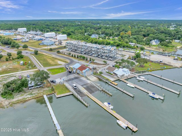 103 Dragonfly Lane, Hampstead, NC 28443