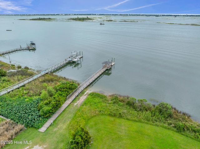 103 Dragonfly Lane, Hampstead, NC 28443