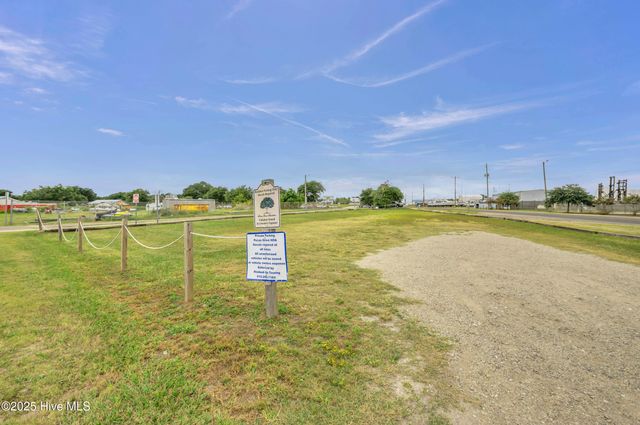 103 Dragonfly Lane, Hampstead, NC 28443