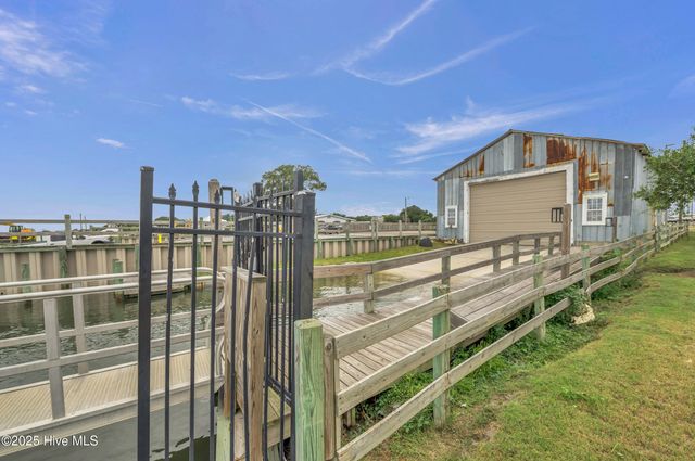 103 Dragonfly Lane, Hampstead, NC 28443