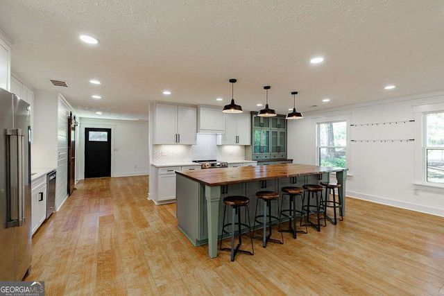 1410 Old Bishop Road, Bishop, GA 30621