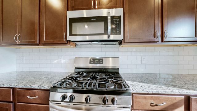 156 Hampshire Way, White House, TN 37188