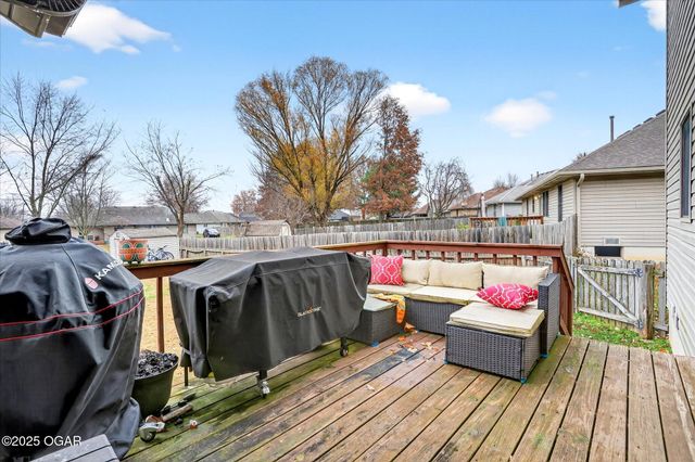 2571 N Honeysuckle Way, Springfield, MO 65802