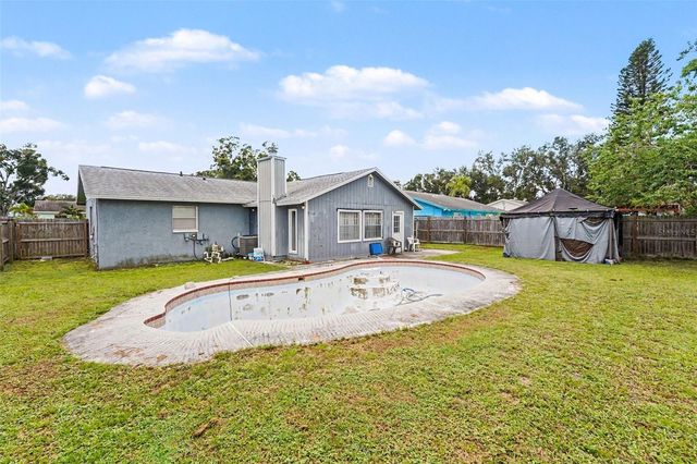 7991 ABERDEEN CIRCLE, Largo, FL 33773
