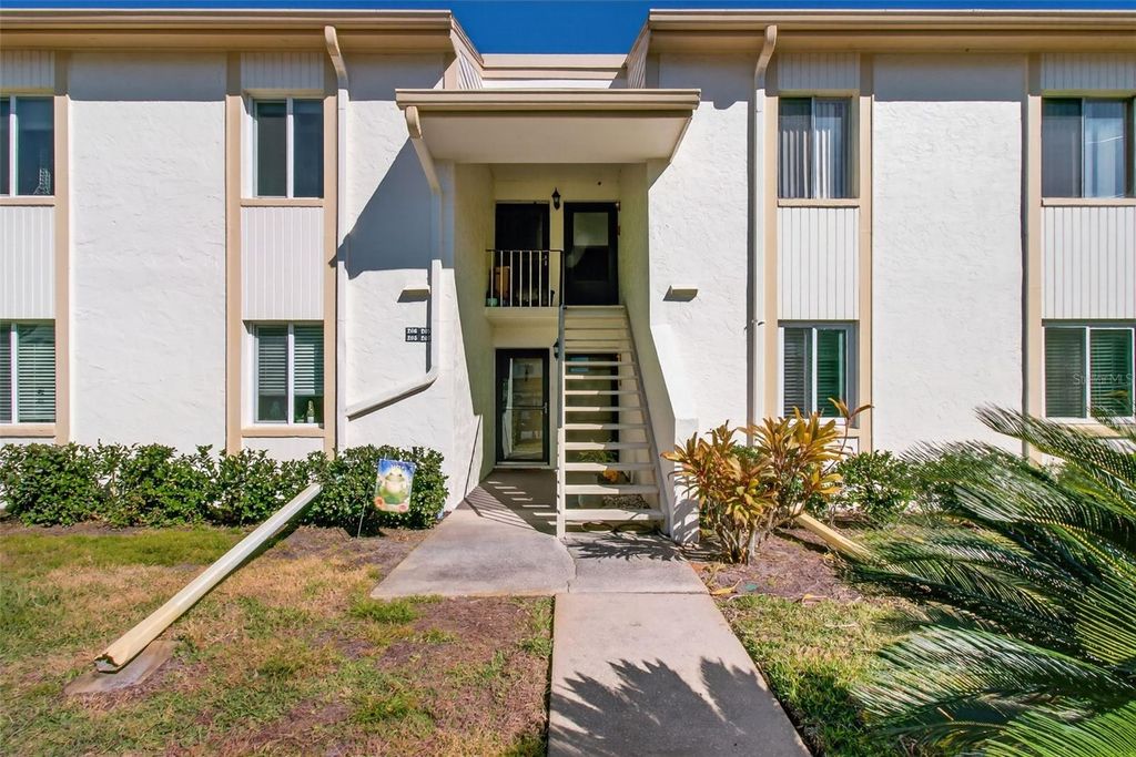 208 CYPRESS COURT, Oldsmar, FL 34677