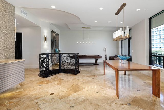 1 Waterway Court 4E, The Woodlands, TX 77380