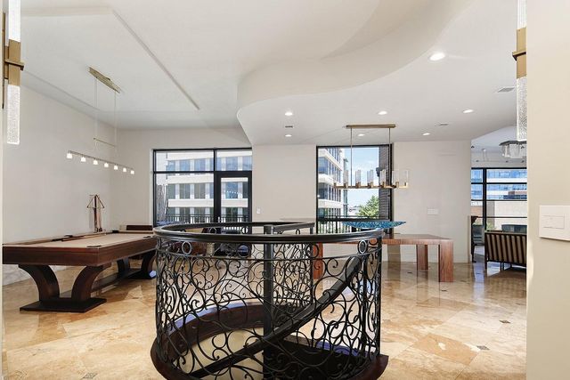 1 Waterway Court 4E, The Woodlands, TX 77380