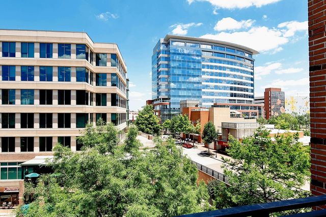 1 Waterway Court 4E, The Woodlands, TX 77380