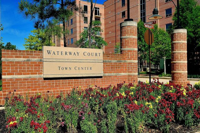 1 Waterway Court 4E, The Woodlands, TX 77380