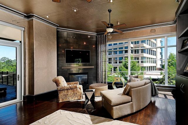 1 Waterway Court 4E, The Woodlands, TX 77380