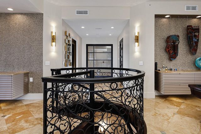 1 Waterway Court 4E, The Woodlands, TX 77380
