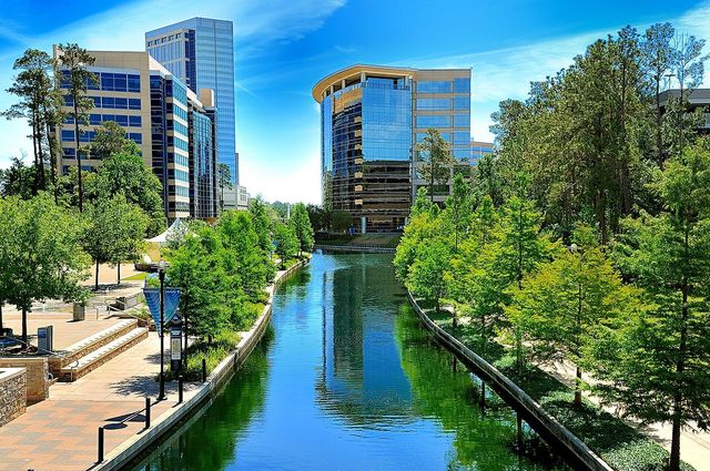 1 Waterway Court 4E, The Woodlands, TX 77380