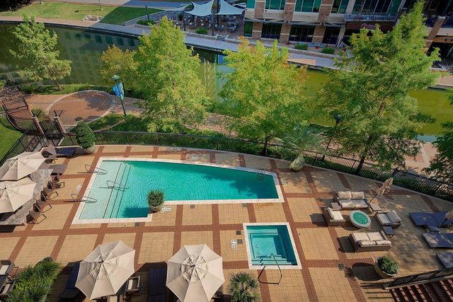1 Waterway Court 4E, The Woodlands, TX 77380