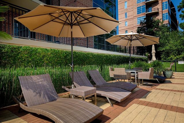 1 Waterway Court 4E, The Woodlands, TX 77380