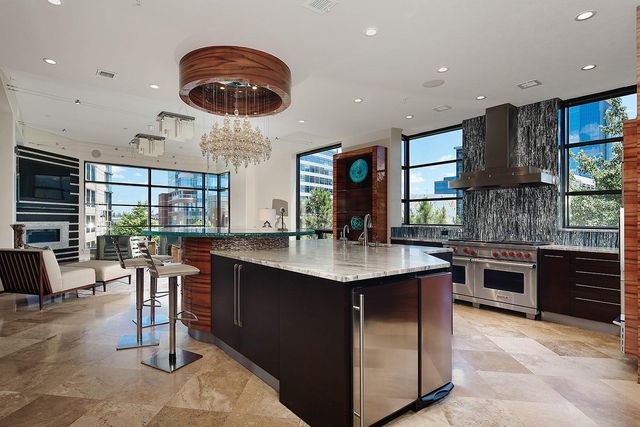 1 Waterway Court 4E, The Woodlands, TX 77380