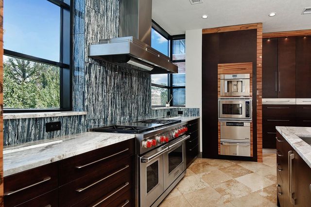 1 Waterway Court 4E, The Woodlands, TX 77380