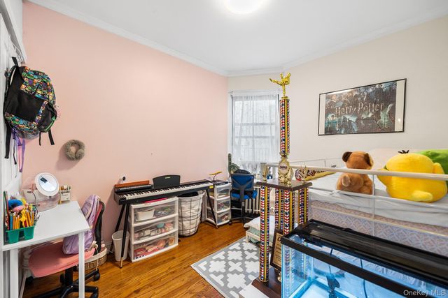 2137 33rd Street 3C, Astoria, NY 11105