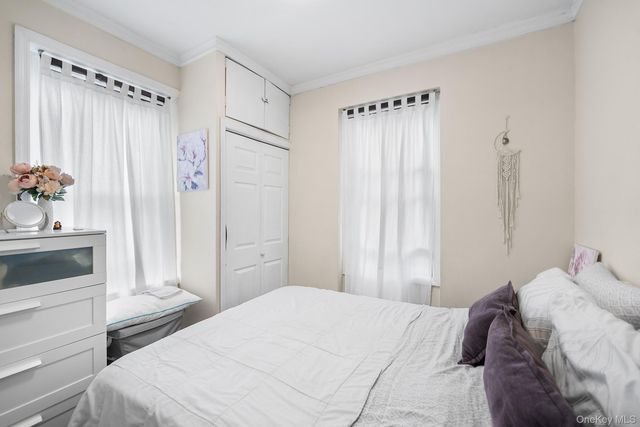 2137 33rd Street 3C, Astoria, NY 11105