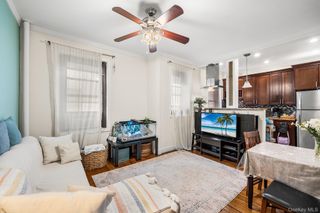 2137 33rd Street 3C, Astoria, NY 11105