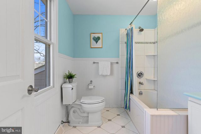 746 WESTWIND DR, Berwyn, PA 19312