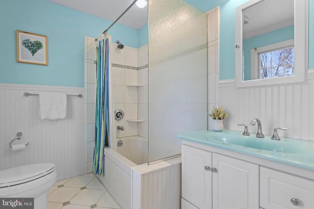 746 WESTWIND DR, Berwyn, PA 19312