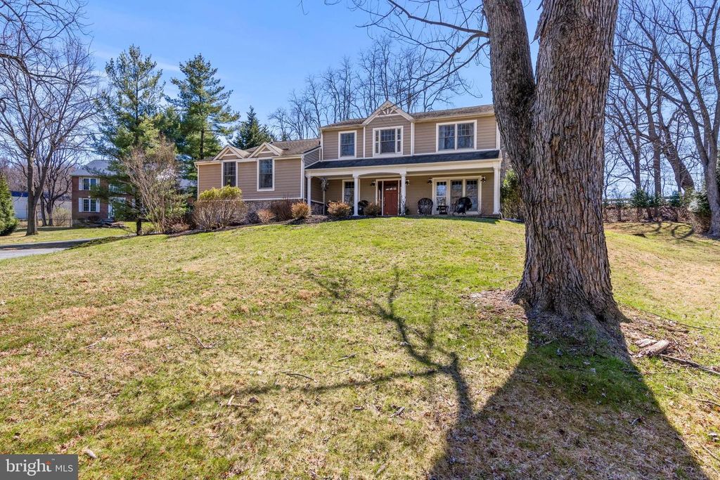 746 WESTWIND DR, Berwyn, PA 19312