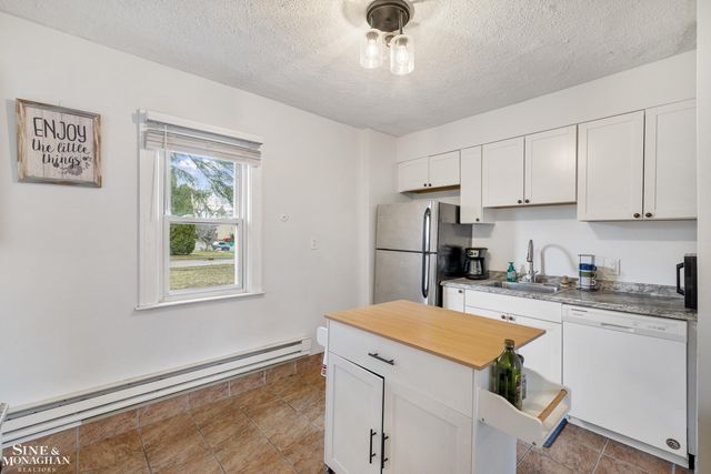 21910 Elizabeth Street, St Clair Shores, MI 48080