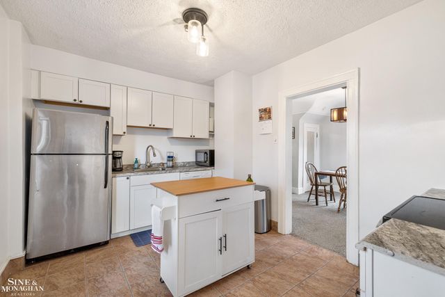 21910 Elizabeth Street, St Clair Shores, MI 48080