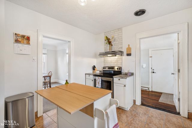 21910 Elizabeth Street, St Clair Shores, MI 48080