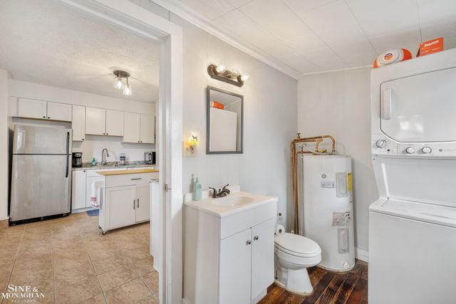 21910 Elizabeth Street, St Clair Shores, MI 48080