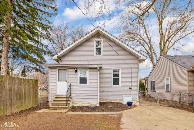 21910 Elizabeth Street, St Clair Shores, MI 48080