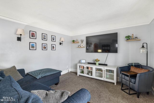 21910 Elizabeth Street, St Clair Shores, MI 48080