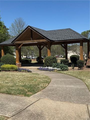 629 Oakside Place, Acworth, GA 30102