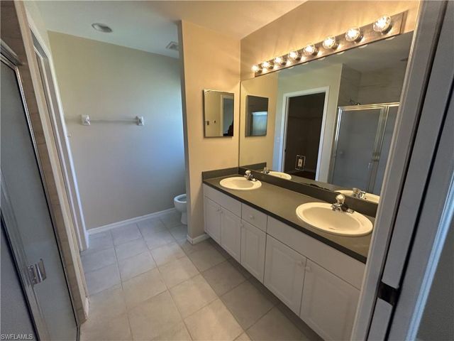 427 SE 16th ST, Cape Coral, FL 33990