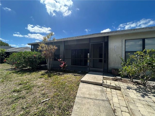 427 SE 16th ST, Cape Coral, FL 33990