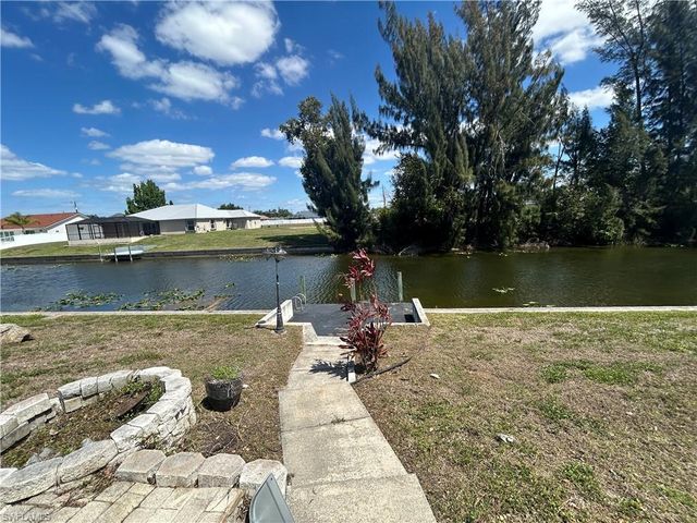 427 SE 16th ST, Cape Coral, FL 33990