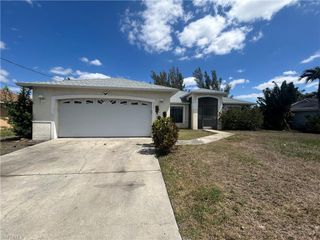 427 SE 16th ST, Cape Coral, FL 33990